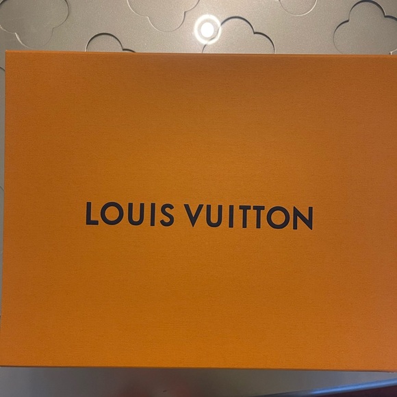 LV Runners size 13 for Sale Brand New, never worn, need to get rid of them - Picture 10 of 11